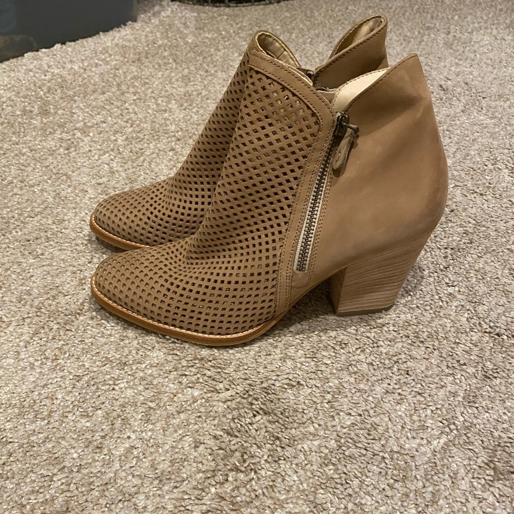 Paul Green Booties!! NWT!
